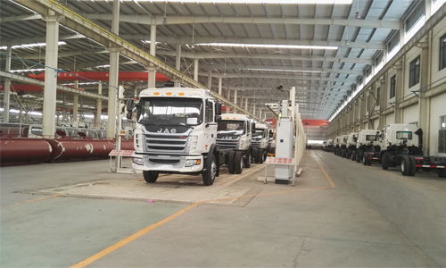 江淮格爾發(fā)<a href=http://www.hbfjj.com/ssc target=_blank class=infotextkey>灑水車</a>批量出口委內(nèi)瑞拉