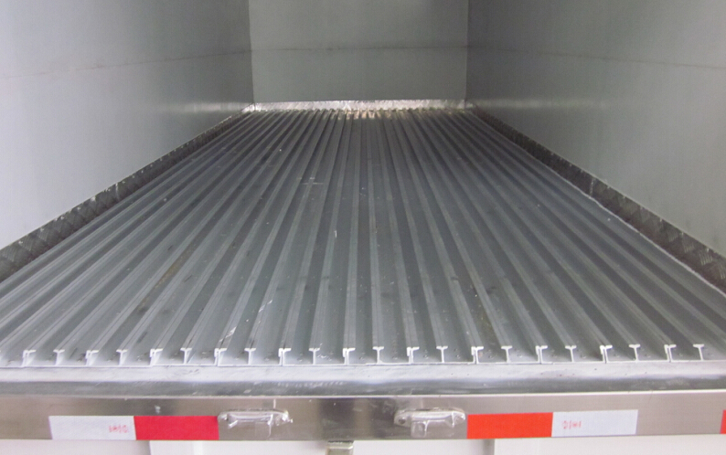 <a href=http://www.hbfjj.com/lcc/ target=_blank class=infotextkey>冷藏車</a>通風槽,冷藏車地板通風槽圖片