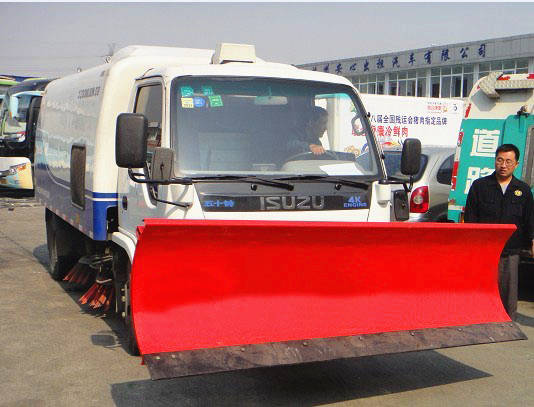 五十鈴鏟雪<a href=http://www.hbfjj.com/saoluche/ target=_blank class=infotextkey>掃路車</a>