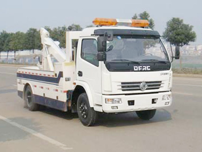 大多利卡拖吊連體東風(fēng)清障車(chē)圖片2